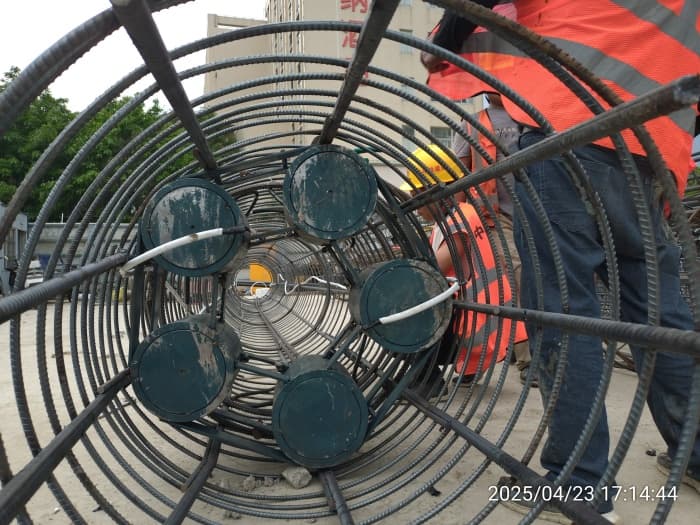 柱塞式荷载箱-安装3